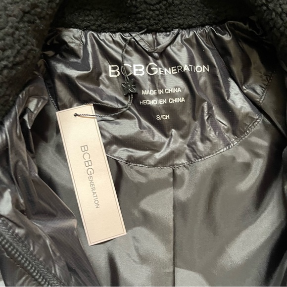 *NWT BCBGeneration Semi-Puffer Semi-Fitted Hooded Diamond Puffer Coat - Picture 9 of 11